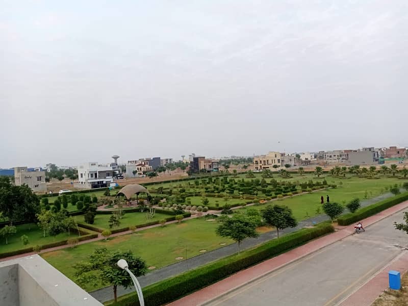 10 Marla Residential Plot for Sale in G 5 Block Phase 4 Bahria Orchard Lahore. 1