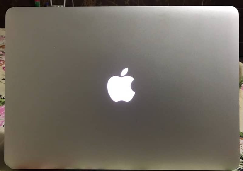 Apple MacBook Air 2017 0