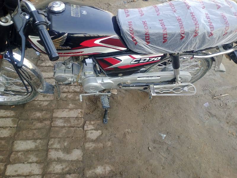 Honda CD 70 2025 3