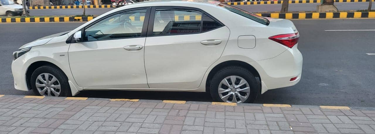 Toyota Corolla XLI Manual 2017 Total Genuine 6