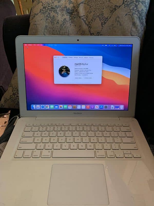 MACBOOK 2008 FOR SALE 0