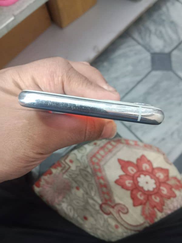 iphone 11 pro 64 gb non pta 5