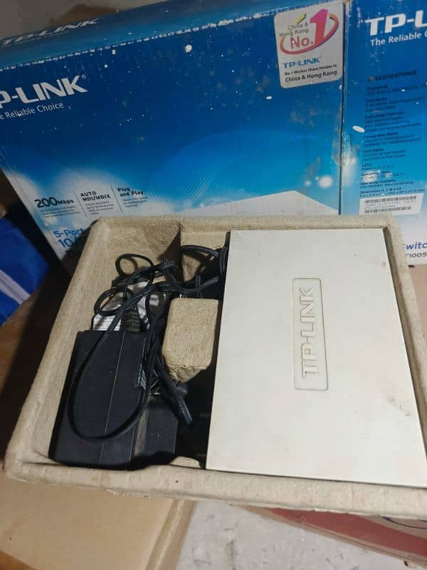 TP Link- SF1005D 5 Port 2