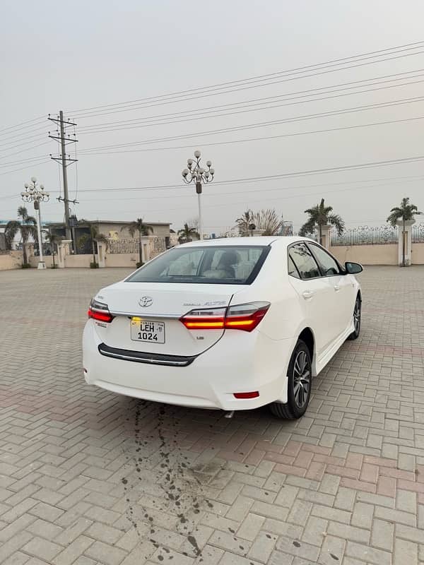 Toyota Corolla Altis 2019 4