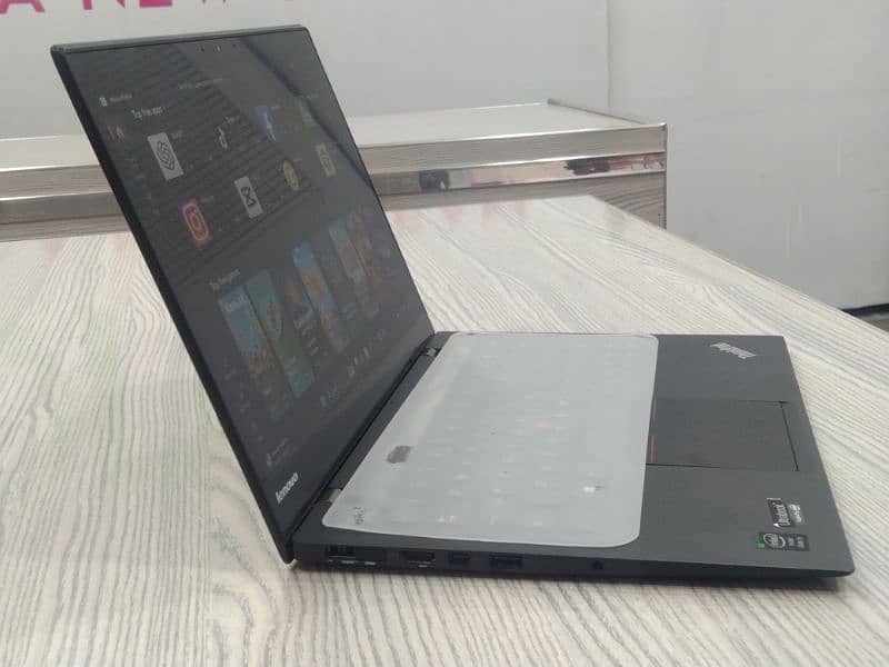 Lenovo X1 CARBON - 2K TOUCHSCREEN - SLIM MODEL 7