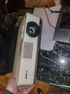 sony projector with screen+wooden box