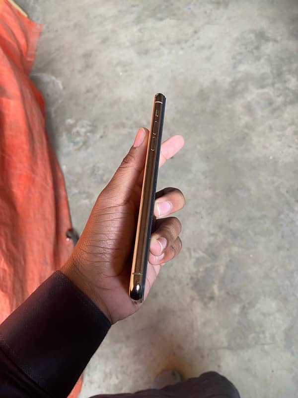 iphone 11 pro max 256Gb Gold 5