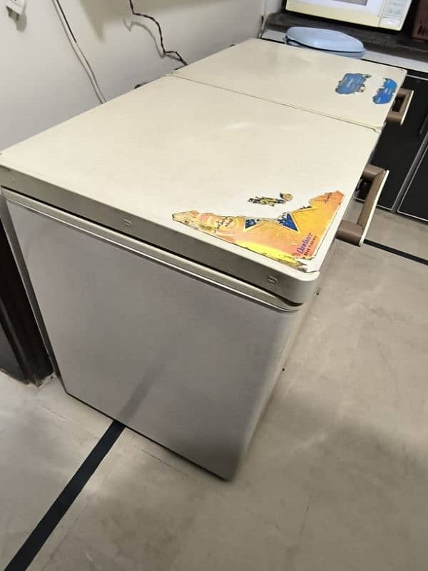 Dawlance deep freezer 100% in working condition 2