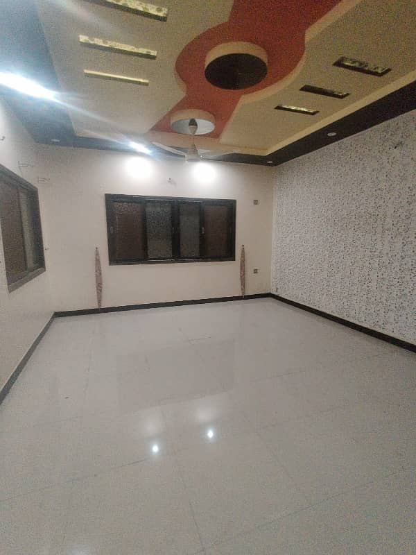 Gulshan-e-Iqbal - Block 6 House Sized 400 Square Yards Is Available 11