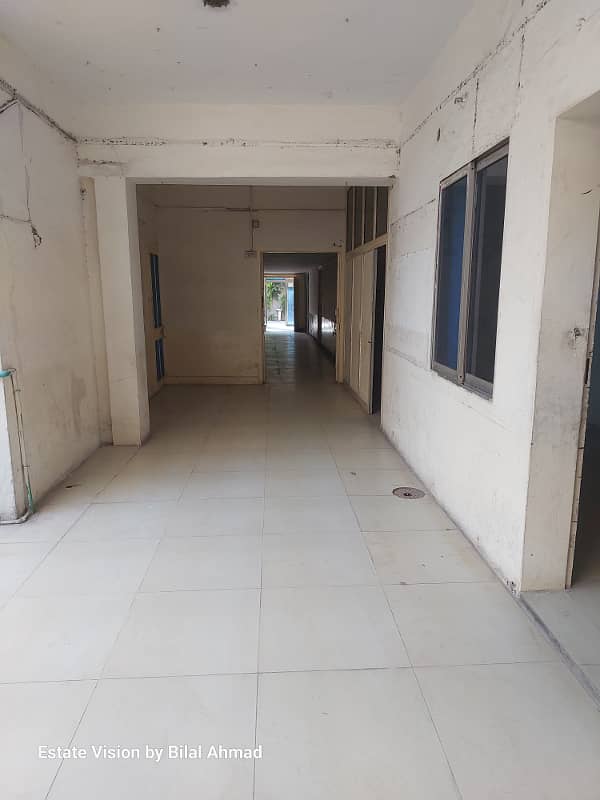 Commercial Building with 28 Rooms 10 bathroom 10 car garage available for rent on jail road 11