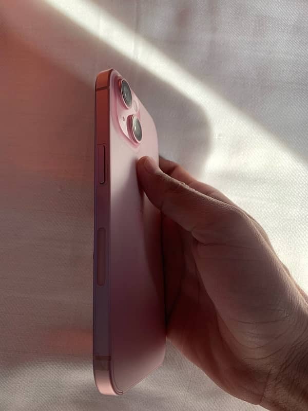 IPhone 15 pink 2