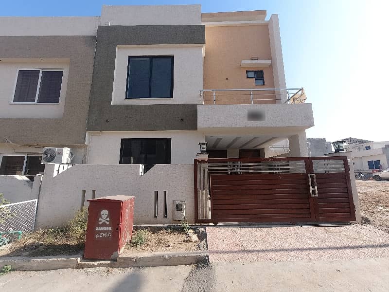 On Excellent Location 5 Marla House For sale In Bahria Town Phase 8 - Ali Block Rawalpindi 0