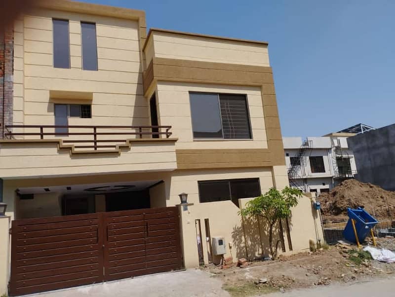 7 Marla Used House For Sale In Abubakar Block 0