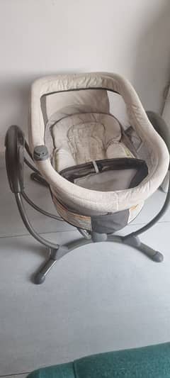 Graco baby cradle swing. Automatic