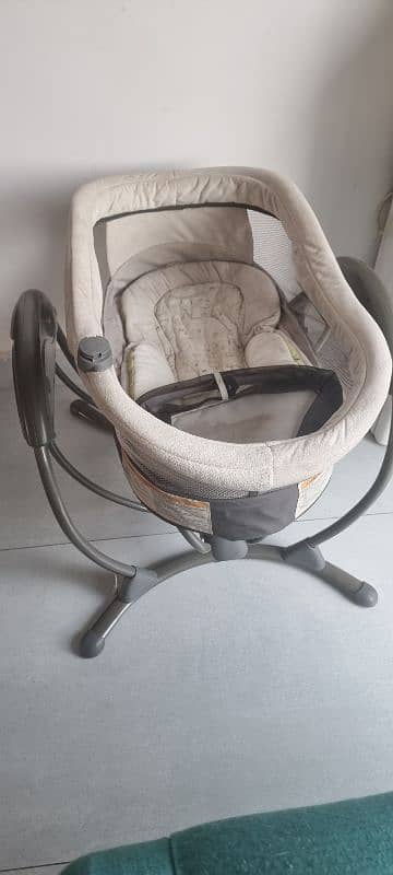 Graco baby cradle swing. Automatic 0