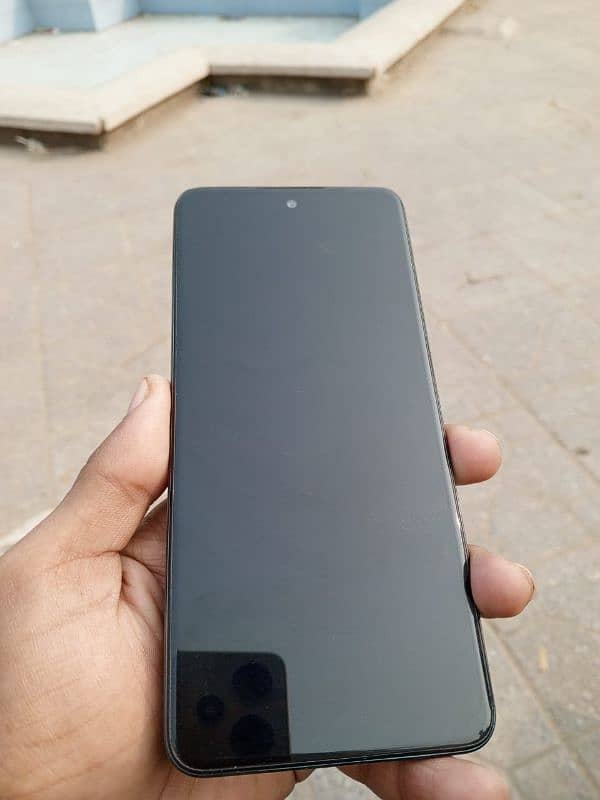 infinix hot 11s 6/128 in good condition with box and original charger 3