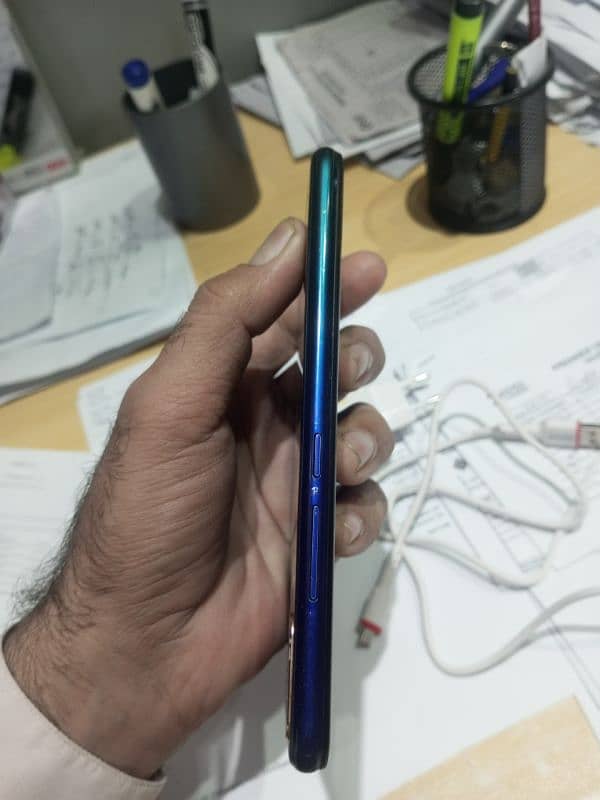 vivo 4/64/ 6