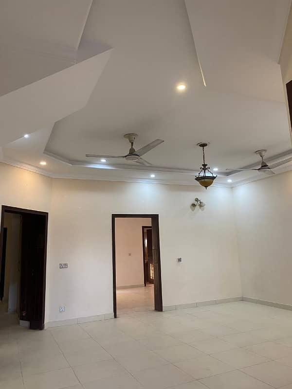 7 Malra Used House With Gas Available For Sale Prime Location 3