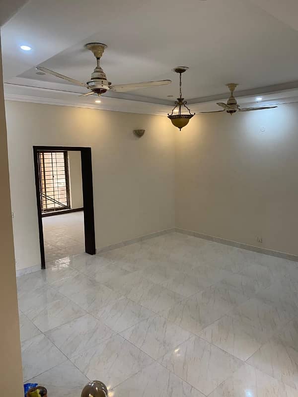 7 Malra Used House With Gas Available For Sale Prime Location 4