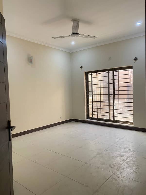 7 Malra Used House With Gas Available For Sale Prime Location 6