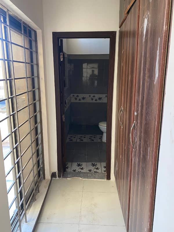 7 Malra Used House With Gas Available For Sale Prime Location 16