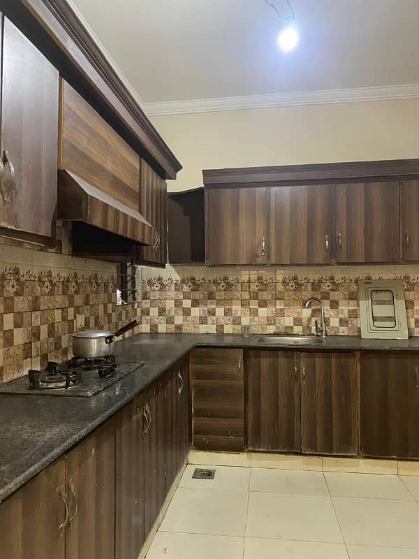 7 Malra Used House With Gas Available For Sale Prime Location 17