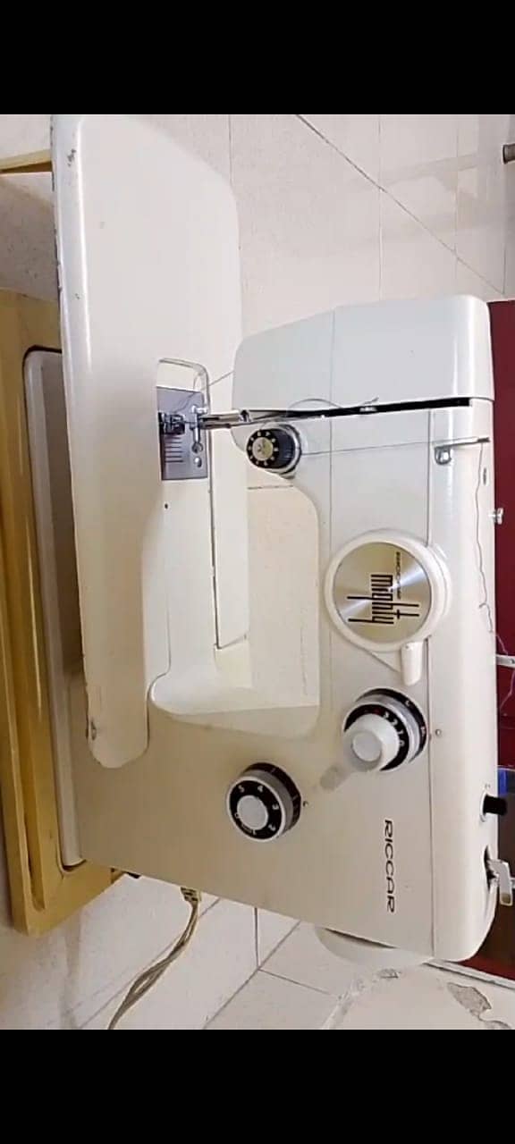 Riccar Sewing Machine 3