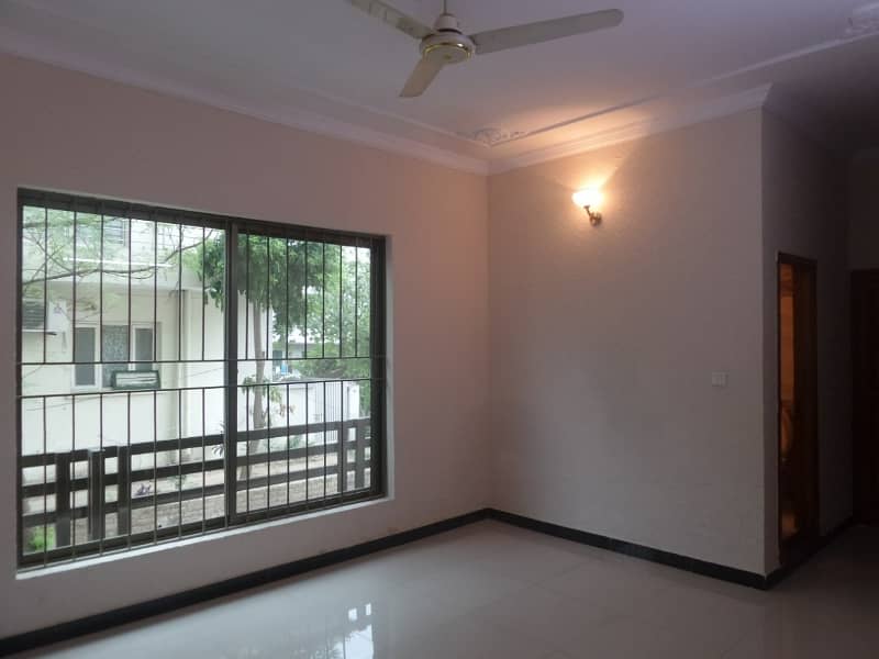 House For Sale In Rs. 250000000 6