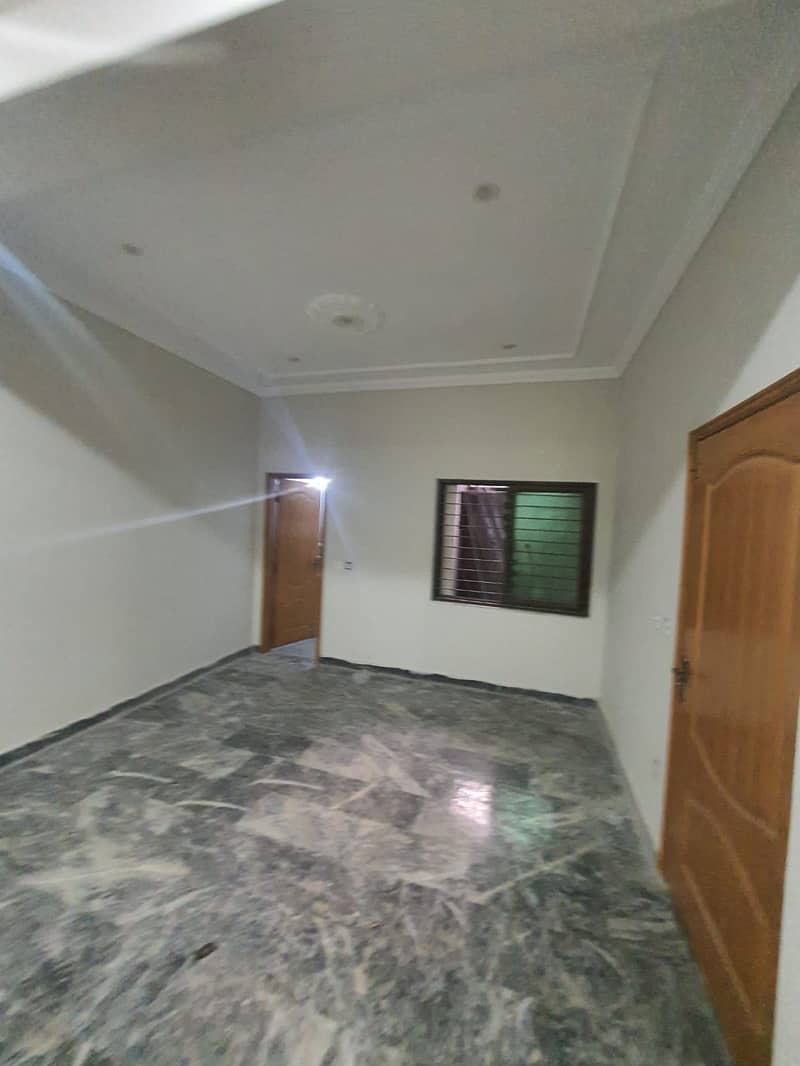 5.5 Marla House For Rent In Sultan Town 11