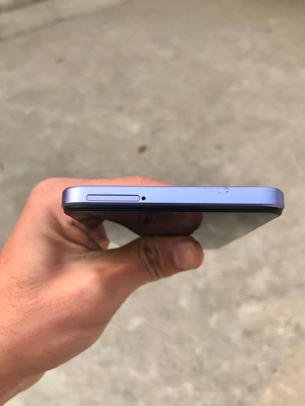 Vivo y17s 4