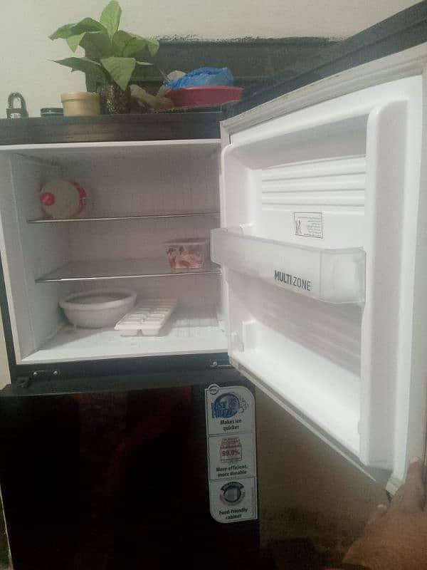 Pel glass door fridge model2550 only one year used 3