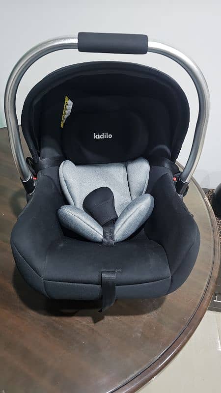 Baby Carrycot / Baby Car seat 2