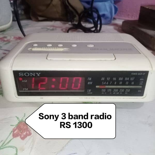 Radio 1300 SE 4000 tak hai made in Malaysia. . Hong Kong 2