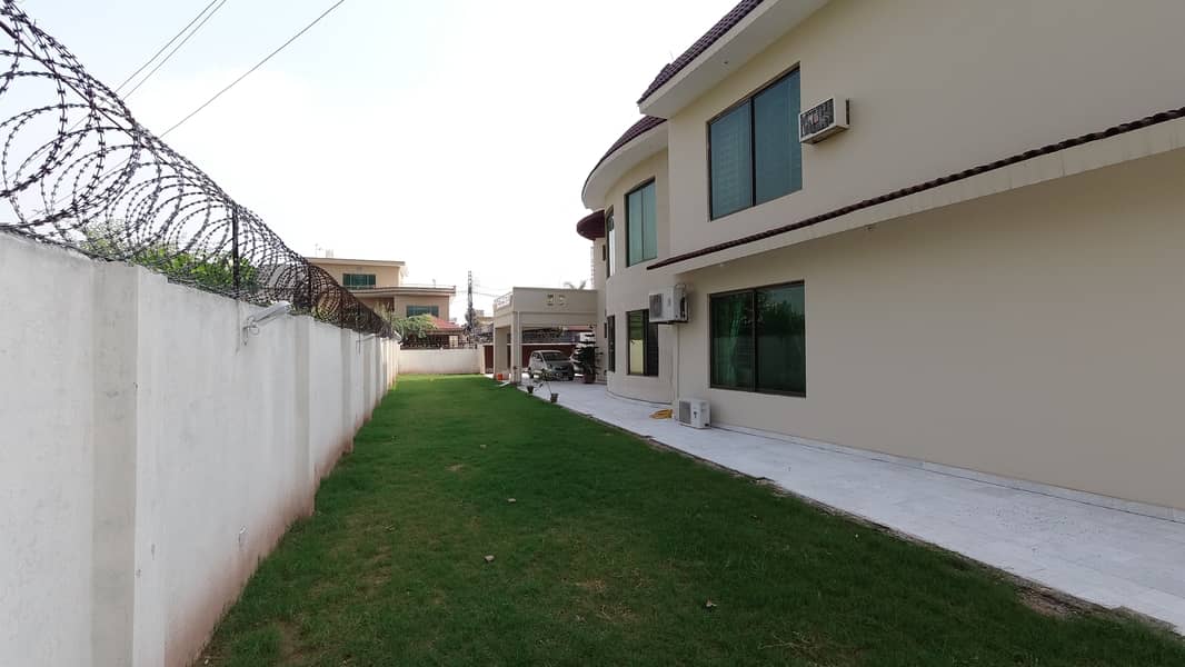 Good 45 Marla House For Sale In Bani Gala 2