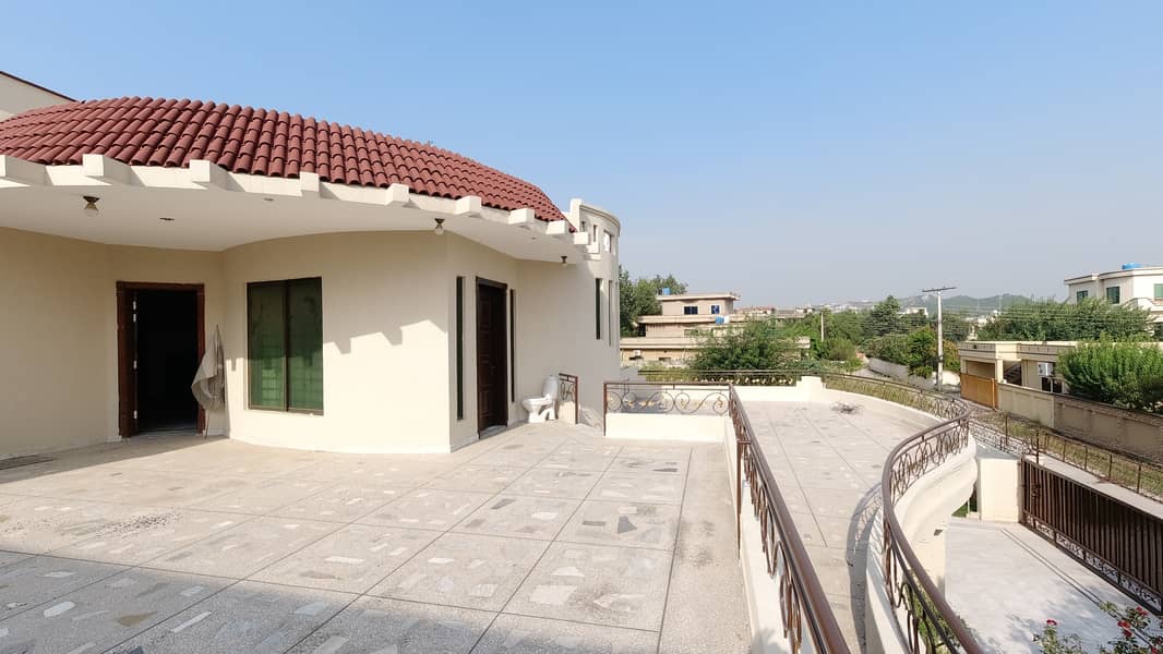 Good 45 Marla House For Sale In Bani Gala 11