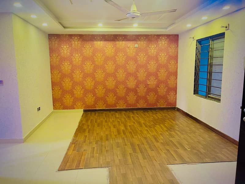 Superb Flat Is Available For Sale 2