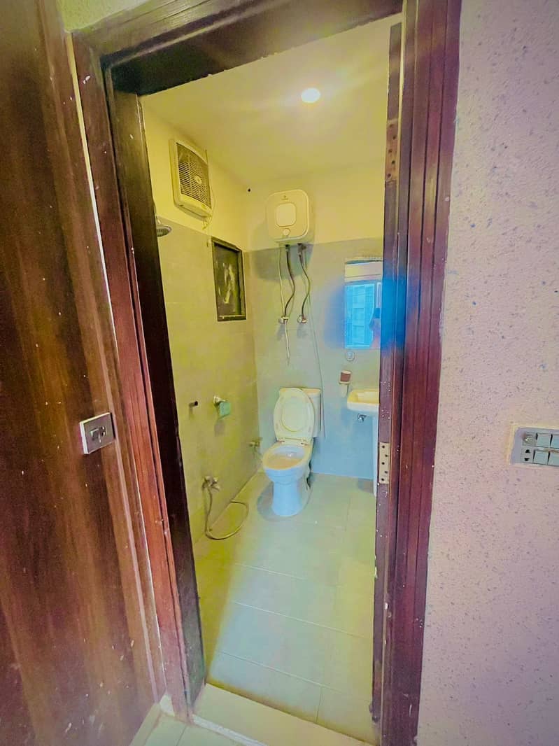 Superb Flat Is Available For Sale 6