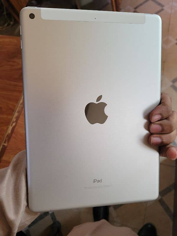 Apple Ipad 5th Gen 32 GB 2