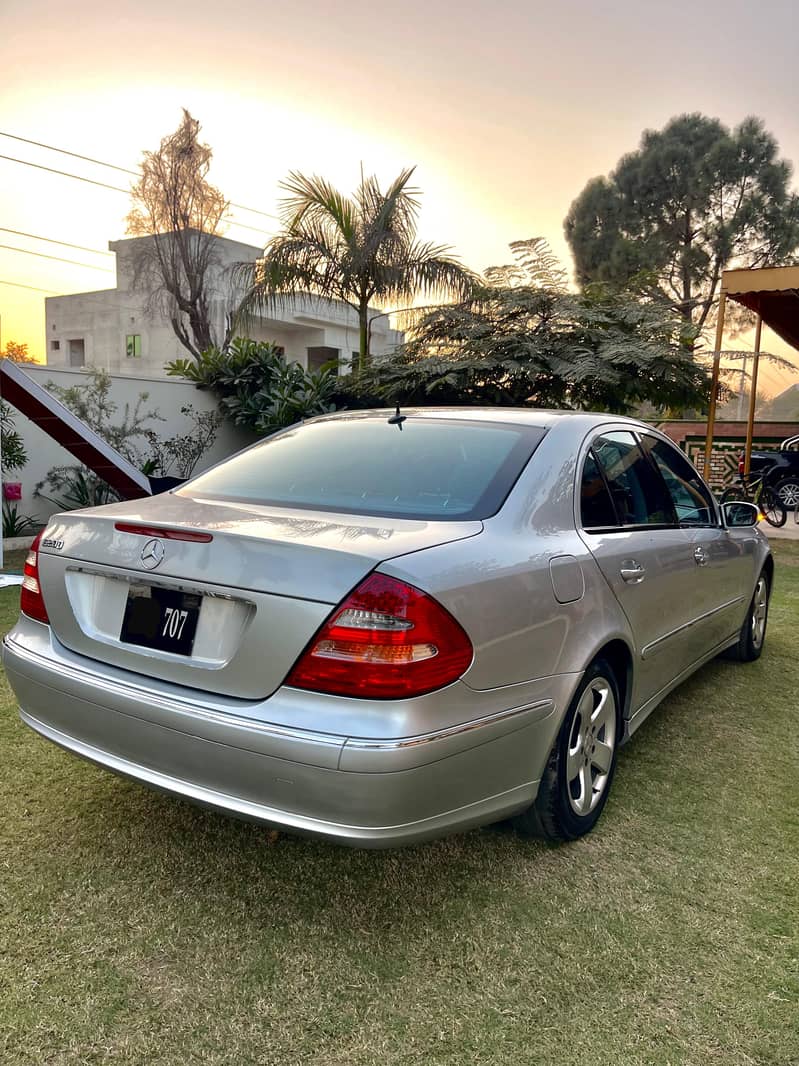 Mercedes E Class 2005 E200 3