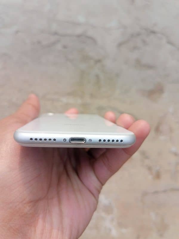 I phone 8 (64gb) 10/10 condition water pack 4