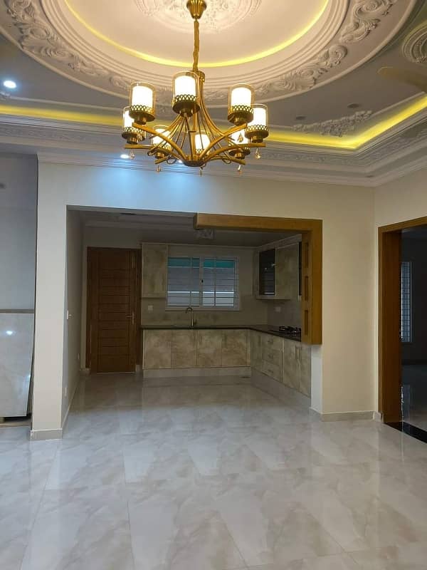 13 Marla Luxury House For Sale In Bahria Town Phase 8 3