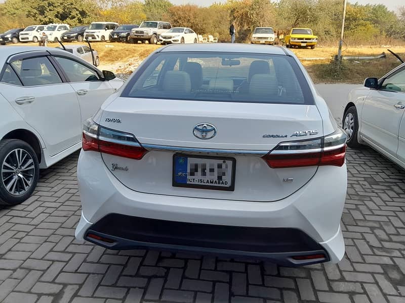 Toyota Altis Grande 2019 3