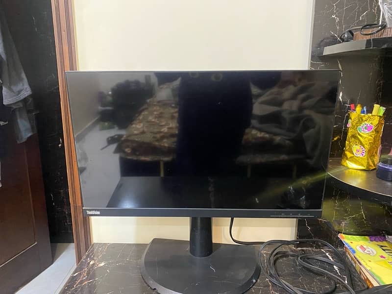 Lenovo 2k 24 inch bezelless monitor 1