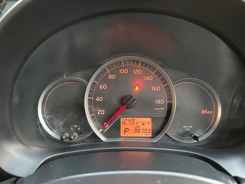 Toyota Vitz 1.0 Model 2013 Registered 2016 8