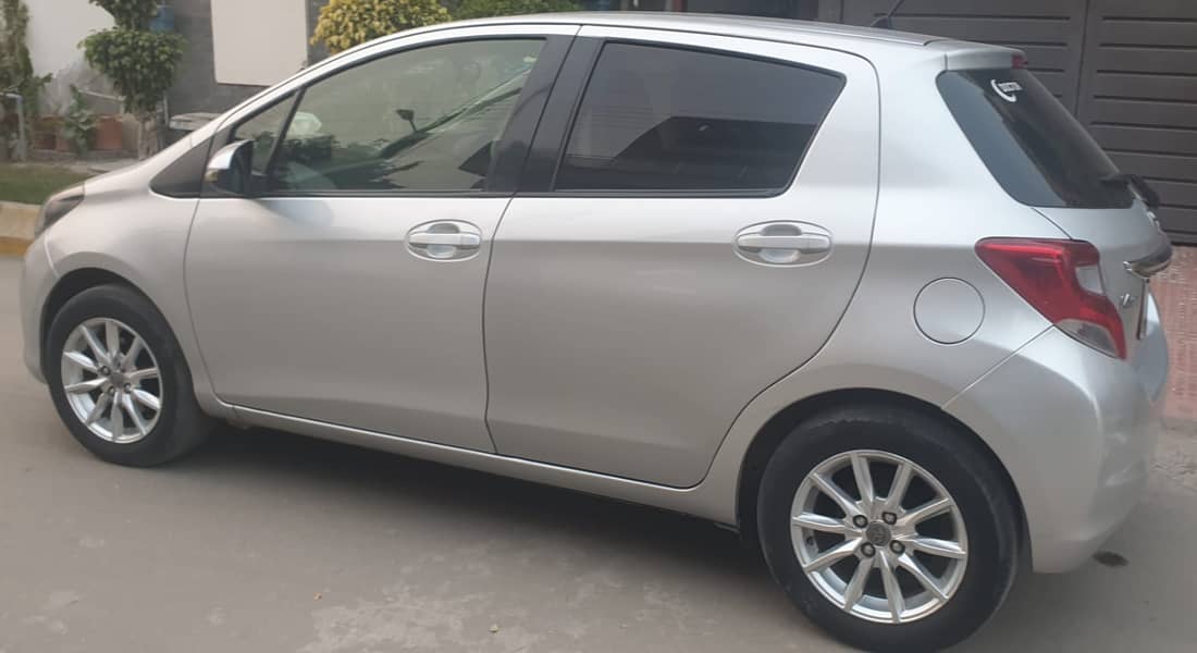 Toyota Vitz F 1.0 2015 2