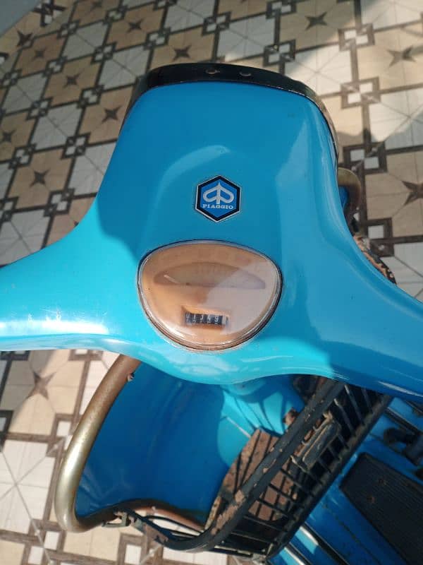 vespa scooter 1988 modle 3