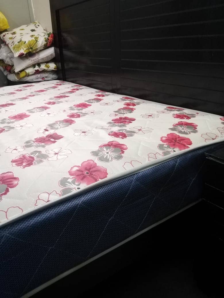 king size spring mattress just like new 2