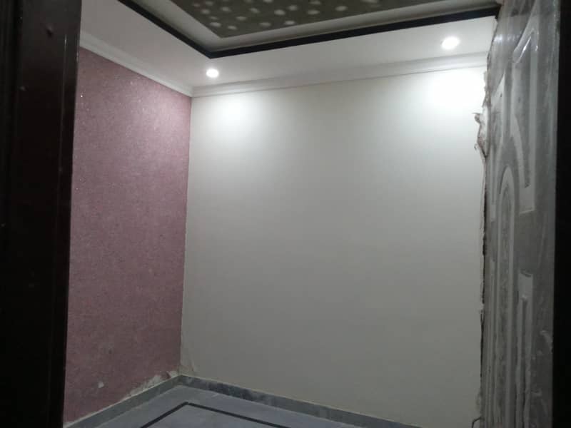 1 room washroom kitchen available for rent in khanna pull sanam chok 0