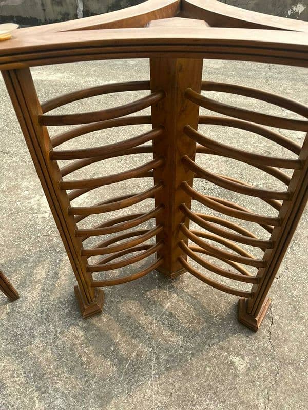 dinning table of 8 chairs 1