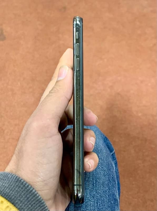 iphone xs max 64gb pta approved 1